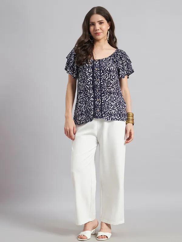 half_sleeves_,round_neck_,_elastic_on_neck,can_be_worn_off_shoulder_,lace_detailing_,cocunut_show_buttons