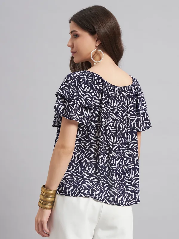 half_sleeves_,round_neck_,_elastic_on_neck,can_be_worn_off_shoulder_,lace_detailing_,cocunut_show_buttons