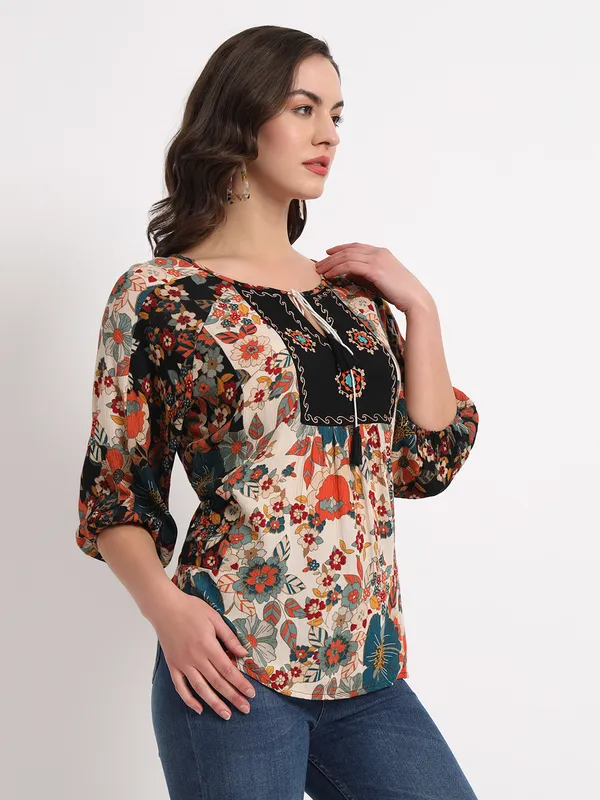 round_neck_half_sleeves,embroidery_at_neck,doori_printed_blouse