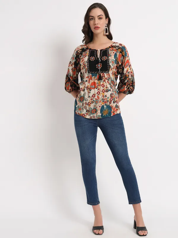 round_neck_half_sleeves,embroidery_at_neck,doori_printed_blouse