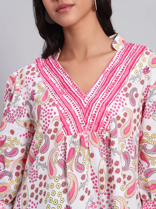 mix_n_match_mandrain_collor,_v_neck_,elastic_at_sleeves,_3/4_sleeves_cotton_paisley_printed_top