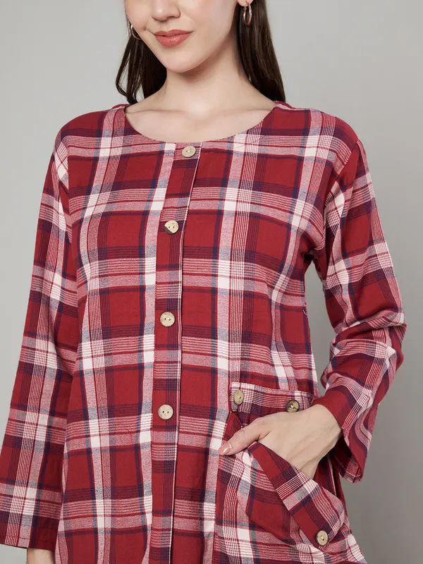 round_neck_front_pocket_with_wooden_buttons_full_sleeves_asymmetric_bottom_woven_check_top