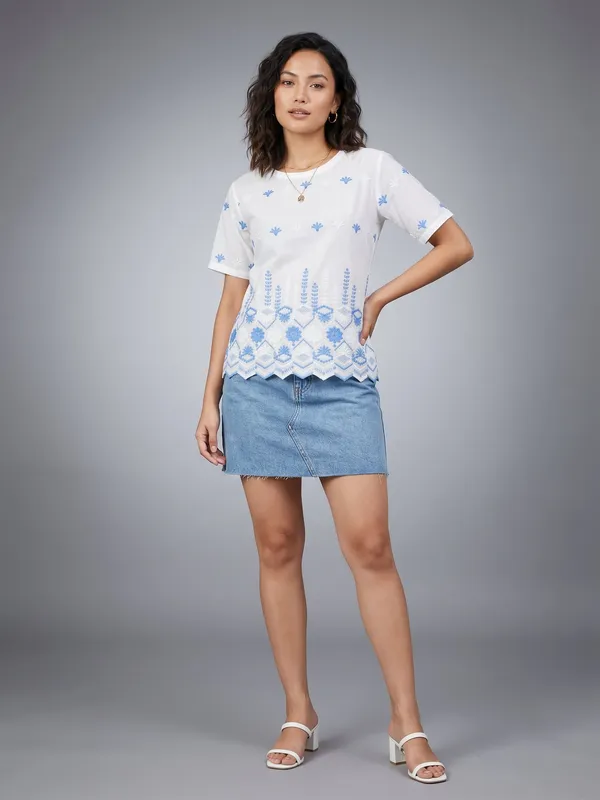 round_neck_half_sleeves_schiffli_emboidered_top_with_lining_washed