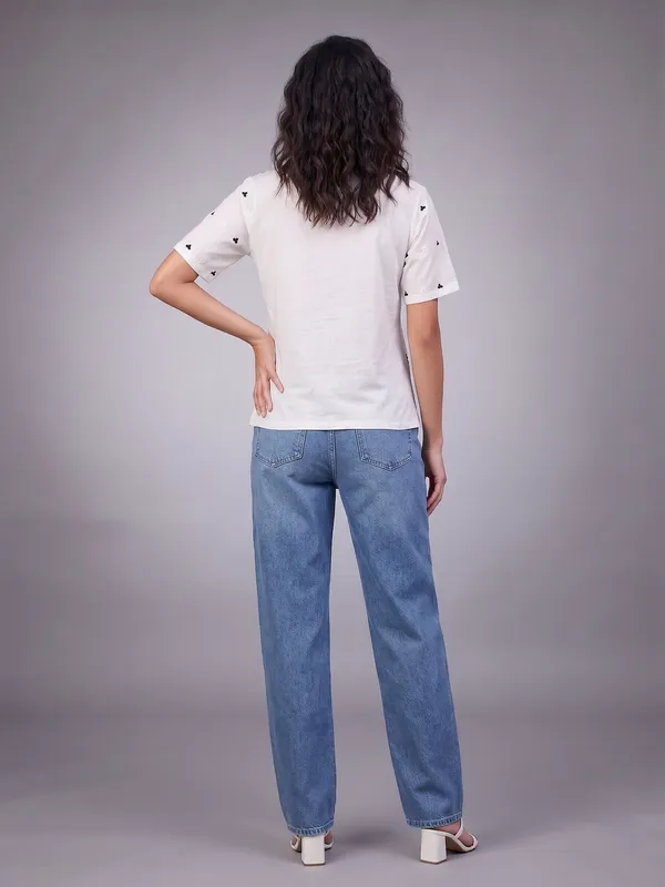 round_neck_half_sleeves_schiffli_emboidered_top_with_lining_washed