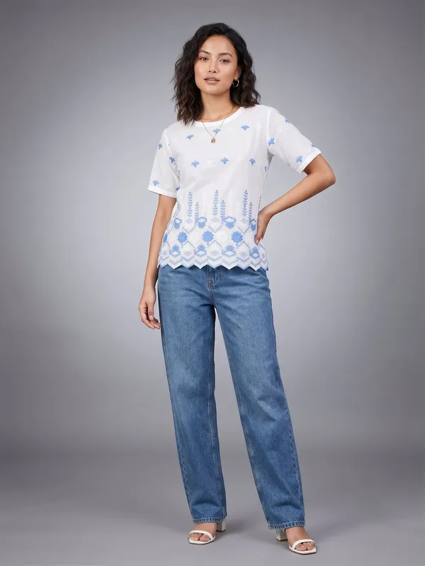 round_neck_half_sleeves_schiffli_emboidered_top_with_lining_washed