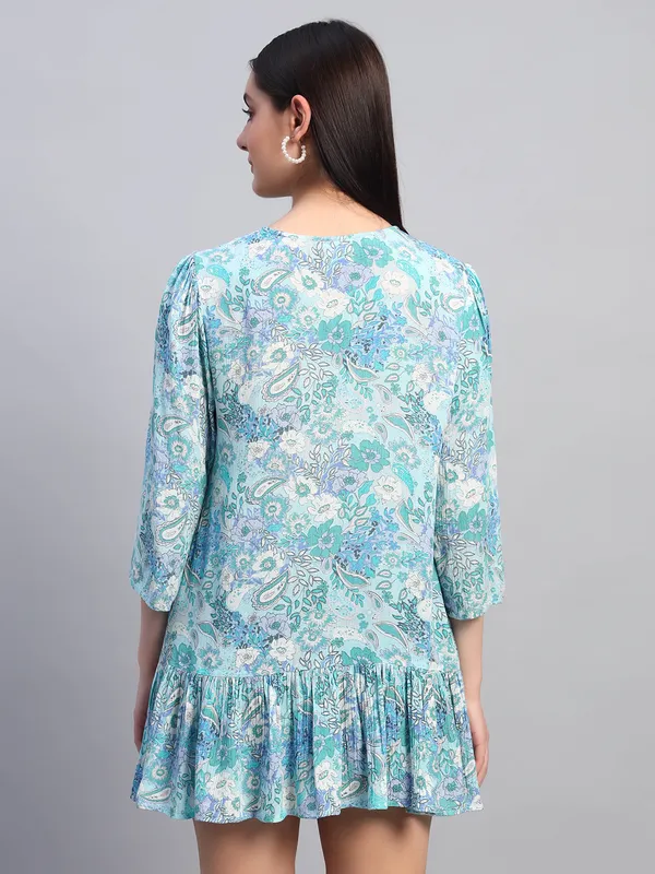 round_neck_lace_at_yoke,_doori_at_neck,3/4_sleeves_bottom_tier_printed_tunic