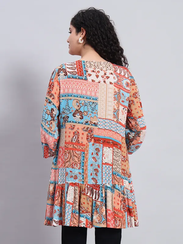 round_neck_lace_at_yoke,_doori_at_neck,3/4_sleeves_bottom_tier_printed_tunic