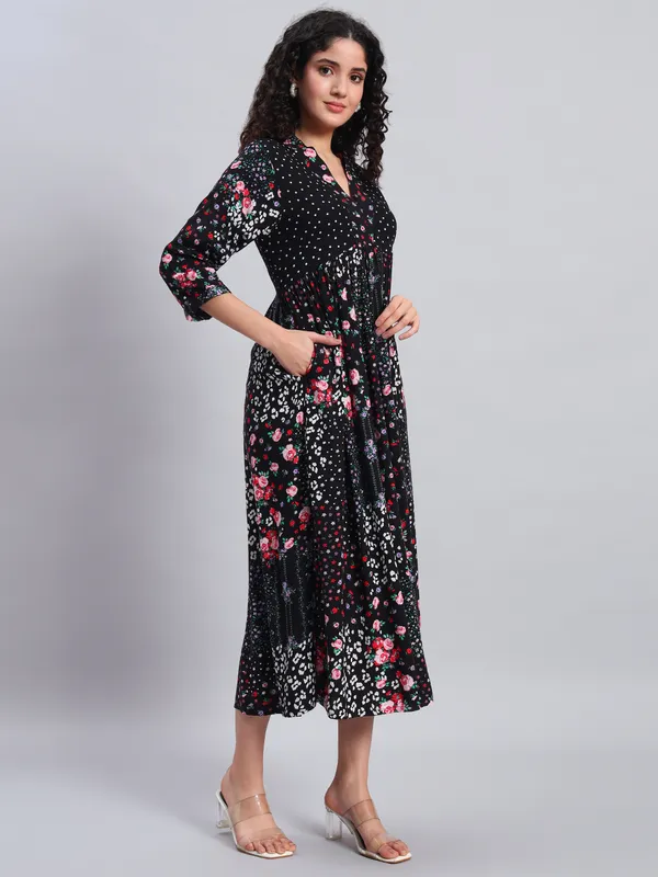 v_neck,_standing_collor,_3/4_sleeves_,pockets_full_length_midi__mix_n_match_printed_dress