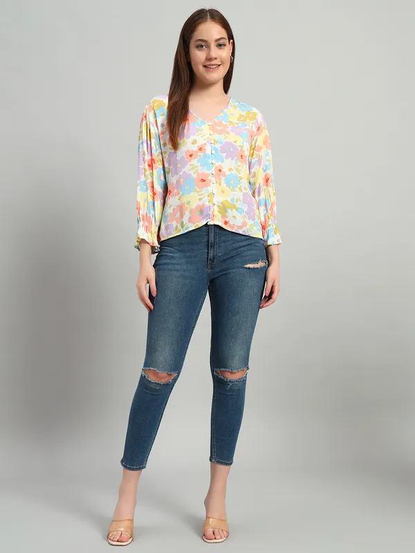 V_Neck_Front_Open_Button,_3/4_Sleeves_Flower_Printed_Top