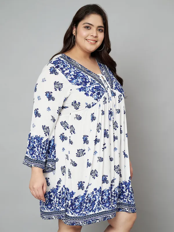 PLUS_SIZE_V_NECK_FLOWER_DORI_AT_NECK,_FULL_SLEEVE_PRINTED_TOP
