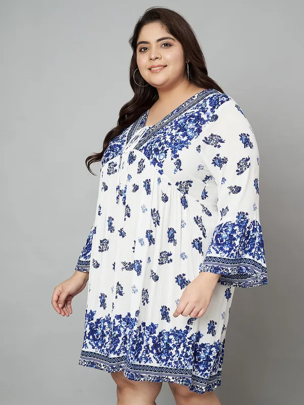 PLUS_SIZE_V_NECK_FLOWER_DORI_AT_NECK,_FULL_SLEEVE_PRINTED_TOP