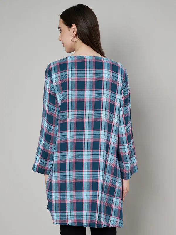 round_neck_front_pocket_with_wooden_buttons_full_sleeves_asymmetric_bottom_woven_check_top