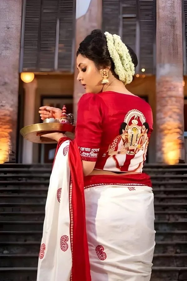 White_And_Red_Beautiful_Rich_Pallu_Jacqard_Saree_With_Unstiched_Blouse_For_Women