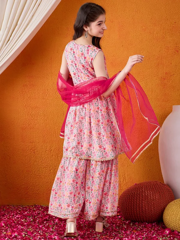 Cherry_&_Jerry_Peach_Chinon_Silk_Kurta_Set_With_Dupatta