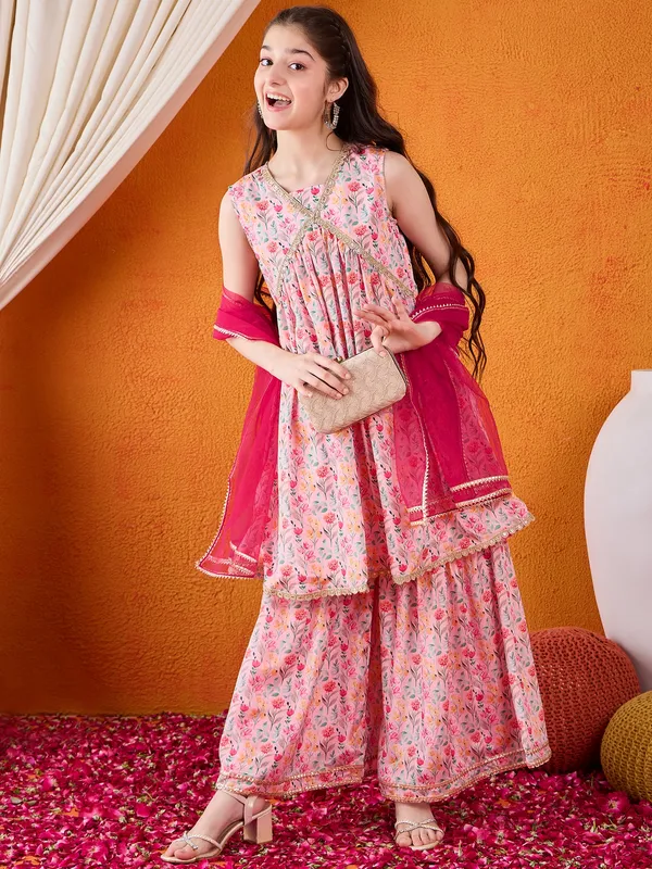 Cherry_&_Jerry_Peach_Chinon_Silk_Kurta_Set_With_Dupatta