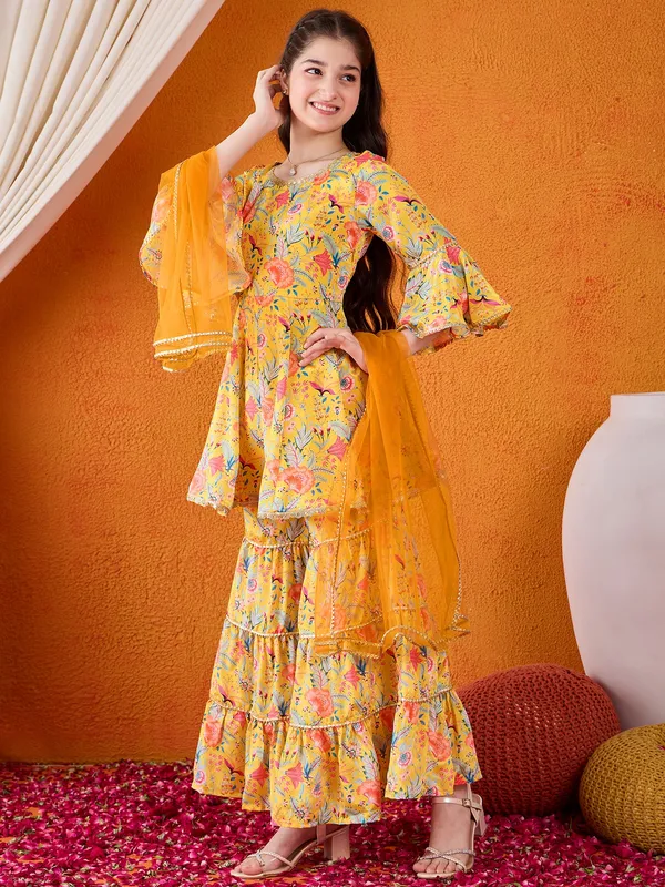 Cherry_&_Jerry_Yellow_Chinon_Silk_Kurta_Set_With_Dupatta