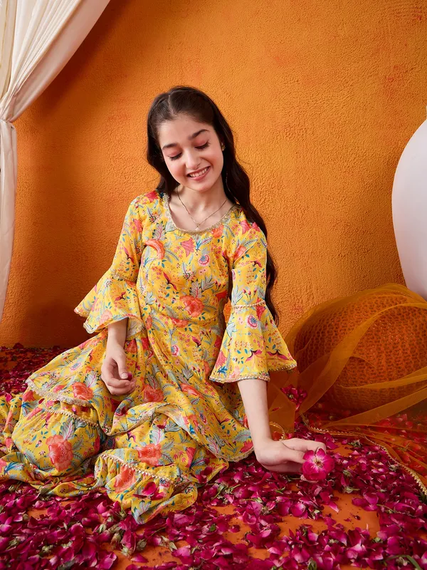 Cherry_&_Jerry_Yellow_Chinon_Silk_Kurta_Set_With_Dupatta