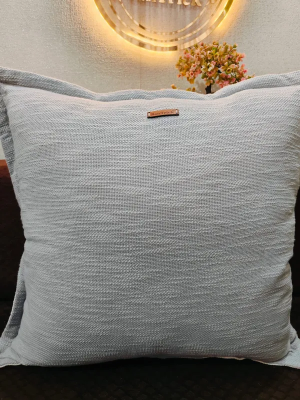 Throw_Chushion-Decorative_Cushions_For_Sofas_And_Beds