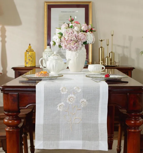Beautiful_Linen_Sunflower_Design_Rectangular_Dining_Table_Runner_(Size-70"_x_15"_Inches)