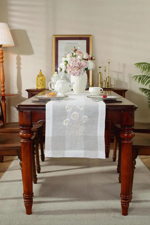 Beautiful_Linen_Sunflower_Design_Rectangular_Dining_Table_Runner_(Size-70"_x_15"_Inches)