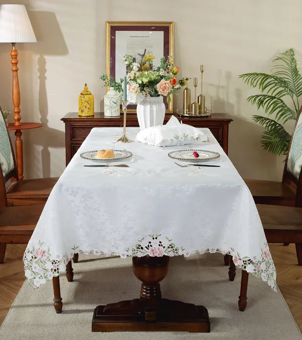 Beautiful_Satin_Leaf_Design_Rectangular,_6_Seater_Dining_Table_Cover_(Size-90"_x_60"_Inches)
