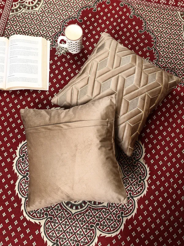 Decorative_Geaometric_EYE_Design_Velvet_Cushion_Covers,_Pack_of_2_Piece_(12x12_inch.)_Mouse_Color