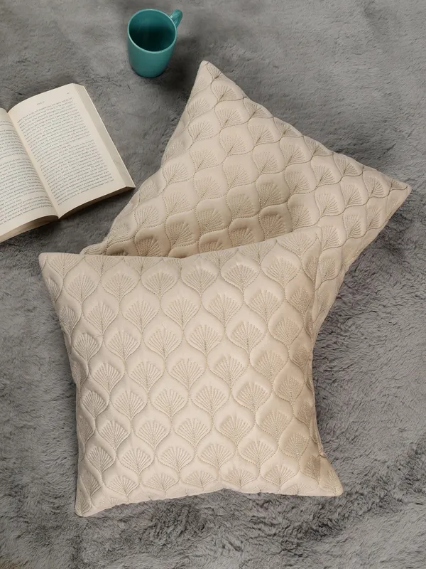 Elegant_Feather_Design_Velvet_Cushion_Covers,_Pack_of_1_Piece_(12x12_inch.)_Cream_Color