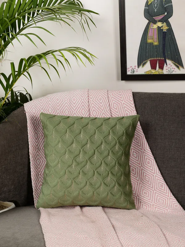 Elegant_Feather_Design_Velvet_Cushion_Covers,_Pack_of_1_Piece_(12x12_inch.)_Green_Color