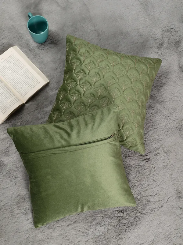 Elegant_Feather_Design_Velvet_Cushion_Covers,_Pack_of_1_Piece_(12x12_inch.)_Green_Color