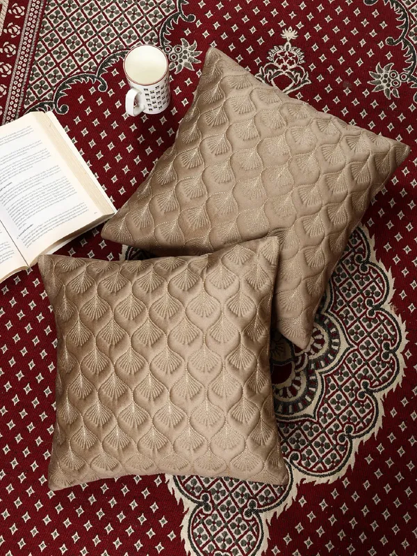 Elegant_Feather_Design_Velvet_Cushion_Covers,_Pack_of_2_Piece_(12x12_inch.)_Mouse_Color