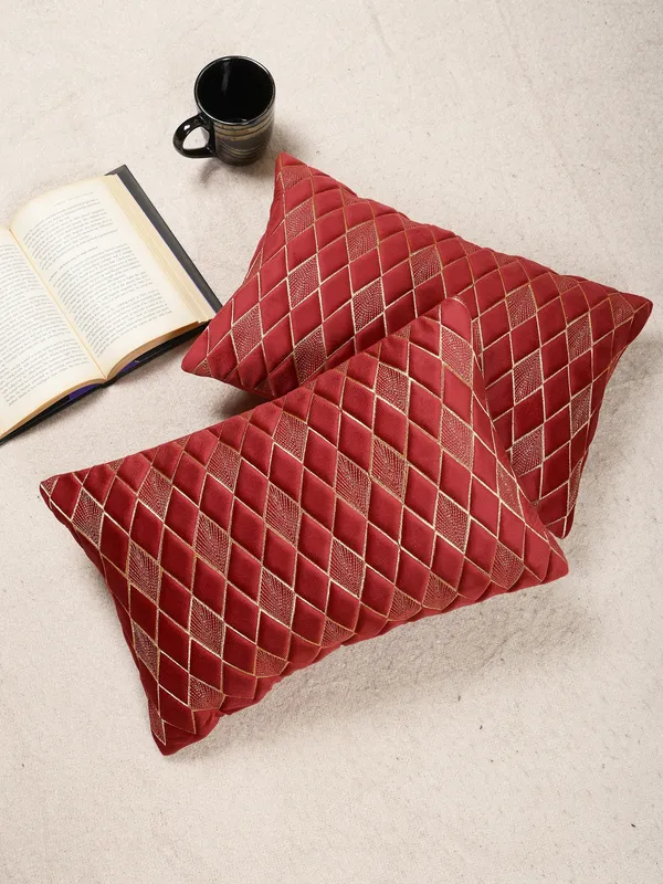 Modern_Diamond_Shaped_Golden_Thread_Embroidery_Design_Rectangular_Velvet_Cushion_Covers,_Pack_of_1_Piece_(12x18_inch.)_Maroon_Color