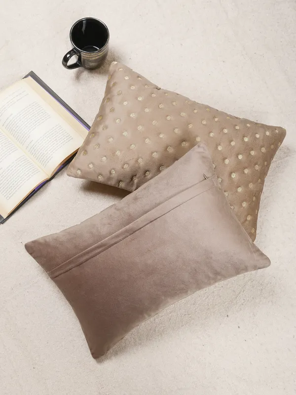 Modern_Dot_Design_Rectangular_Velvet_Cushion_Covers,_Pack_of_1_Piece_(12x18_inch.)_Mouse_Color