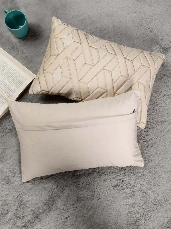 Decorative_Geaometric_EYE_Design_Rectangular_Velvet_Cushion_Covers,_Pack_of_2_Piece_(12x18_inch.)_Cream_Color