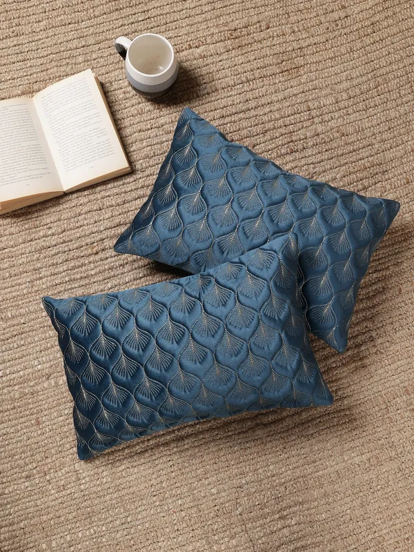 Elegant_Feather_Design_Rectangular_Velvet_Cushion_Covers,_Pack_of_2_Piece_(12x18_inch.)_Blue_Color