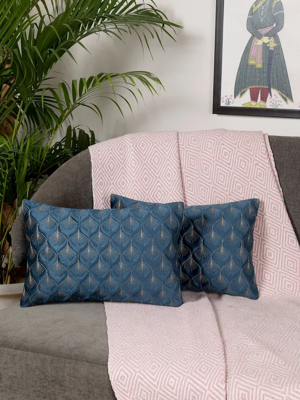 Elegant_Feather_Design_Rectangular_Velvet_Cushion_Covers,_Pack_of_2_Piece_(12x18_inch.)_Blue_Color