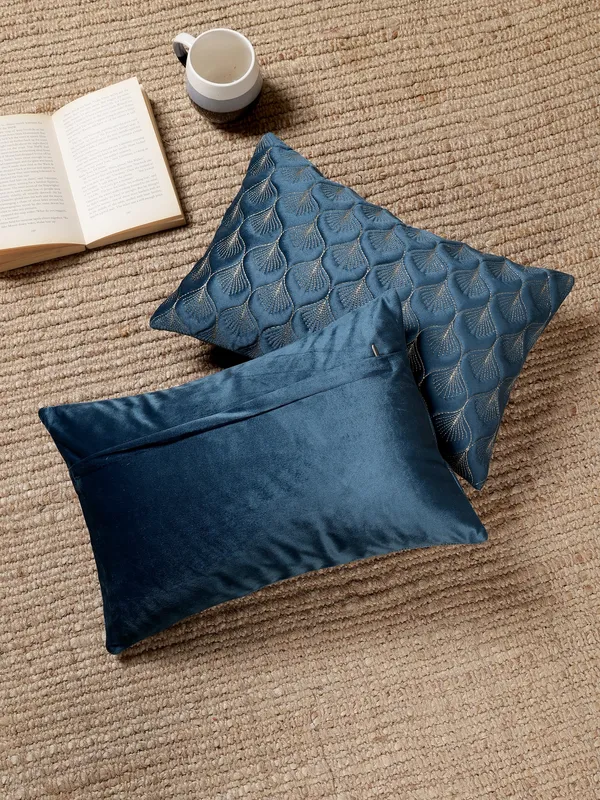 Elegant_Feather_Design_Rectangular_Velvet_Cushion_Covers,_Pack_of_5_Piece_(12x18_inch.)_Blue_Color