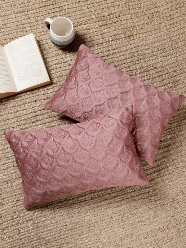 Elegant_Feather_Design_Rectangular_Velvet_Cushion_Covers,_Pack_of_2_Piece_(12x18_inch.)_Gajari_Color