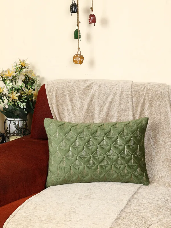 Elegant_Feather_Design_Rectangular_Velvet_Cushion_Covers,_Pack_of_1_Piece_(12x18_inch.)_Green_Color