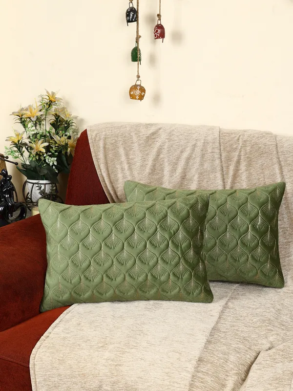 Elegant_Feather_Design_Rectangular_Velvet_Cushion_Covers,_Pack_of_2_Piece_(12x18_inch.)_Green_Color