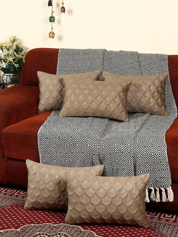 Elegant_Feather_Design_Rectangular_Velvet_Cushion_Covers,_Pack_of_5_Piece_(12x18_inch.)_Mouse_Color