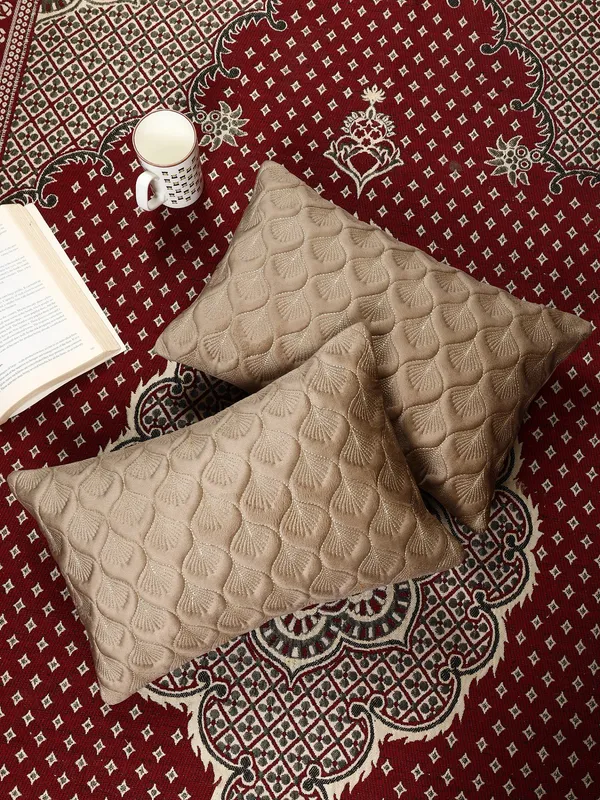 Elegant_Feather_Design_Rectangular_Velvet_Cushion_Covers,_Pack_of_5_Piece_(12x18_inch.)_Mouse_Color