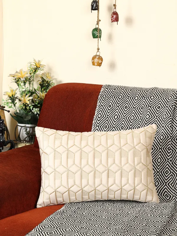 Attractive_Hexa_Design_Rectangular_Velvet_Cushion_Covers,_Pack_of_1_Piece_(12x18_inch.)_Cream_Color