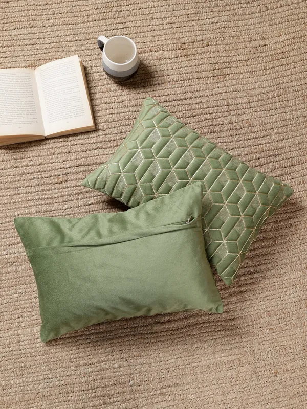 Attractive_Hexa_Design_Rectangular_Velvet_Cushion_Covers,_Pack_of_1_Piece_(12x18_inch.)_Green_Color