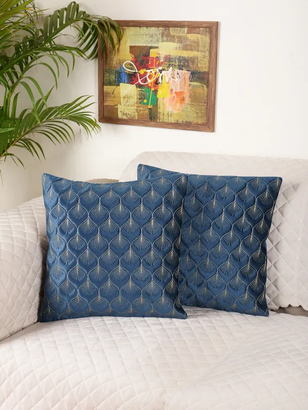 Elegant_Feather_Design_Velvet_Cushion_Covers,_Pack_of_2_Piece_(16x16_inch.)_Blue_Color
