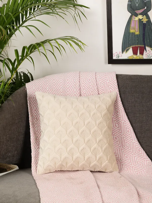 Elegant_Feather_Design_Velvet_Cushion_Covers,_Pack_of_1_Piece_(16x16_inch.)_Cream_Color