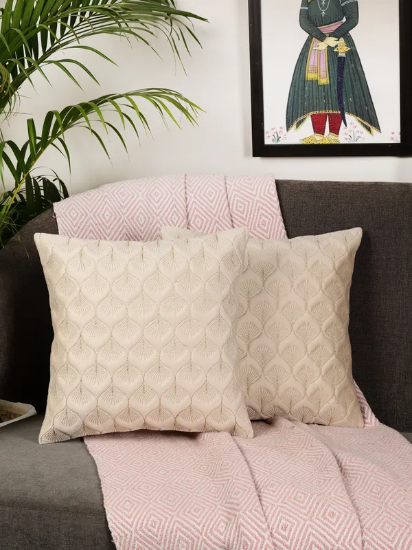Elegant_Feather_Design_Velvet_Cushion_Covers,_Pack_of_2_Piece_(16x16_inch.)_Cream_Color