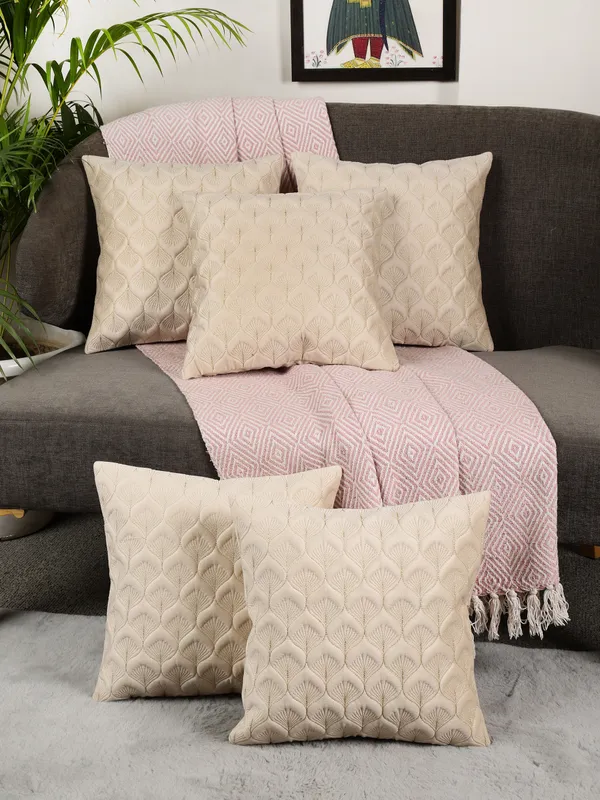 Elegant_Feather_Design_Velvet_Cushion_Covers,_Pack_of_5_Piece_(16x16_inch.)_Cream_Color