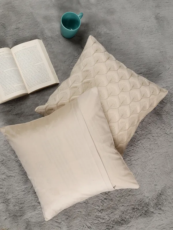 Elegant_Feather_Design_Velvet_Cushion_Covers,_Pack_of_5_Piece_(16x16_inch.)_Cream_Color