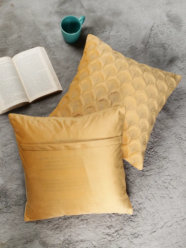 Elegant_Feather_Design_Velvet_Cushion_Covers,_Pack_of_1_Piece_(16x16_inch.)_Yellow_Color