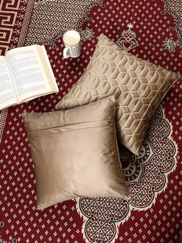 Attractive_Hexa_Design_Velvet_Cushion_Covers,_Pack_of_2_Piece_(16x16_inch.)_Mouse_Color
